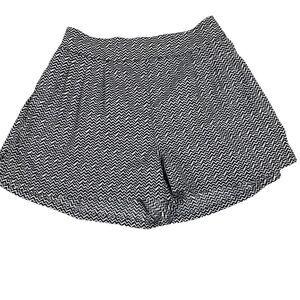 American Eagle Outfitters Chevron Print, High Rise Shorts size Small